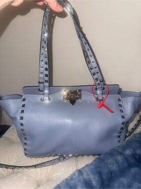 Valentino Garavani Small Rockstud Trapeze Tote - Light Blue
